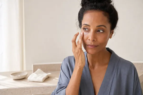 Contour des Yeux : Routine Anti-Cernes